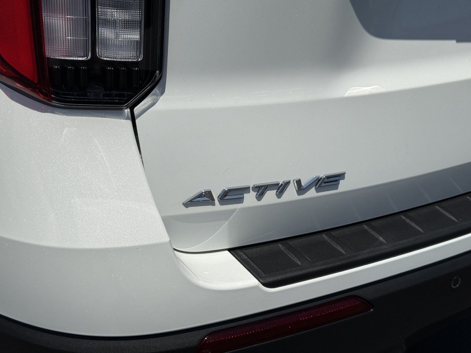 Certified 2025 Ford Explorer Active RWD image 10