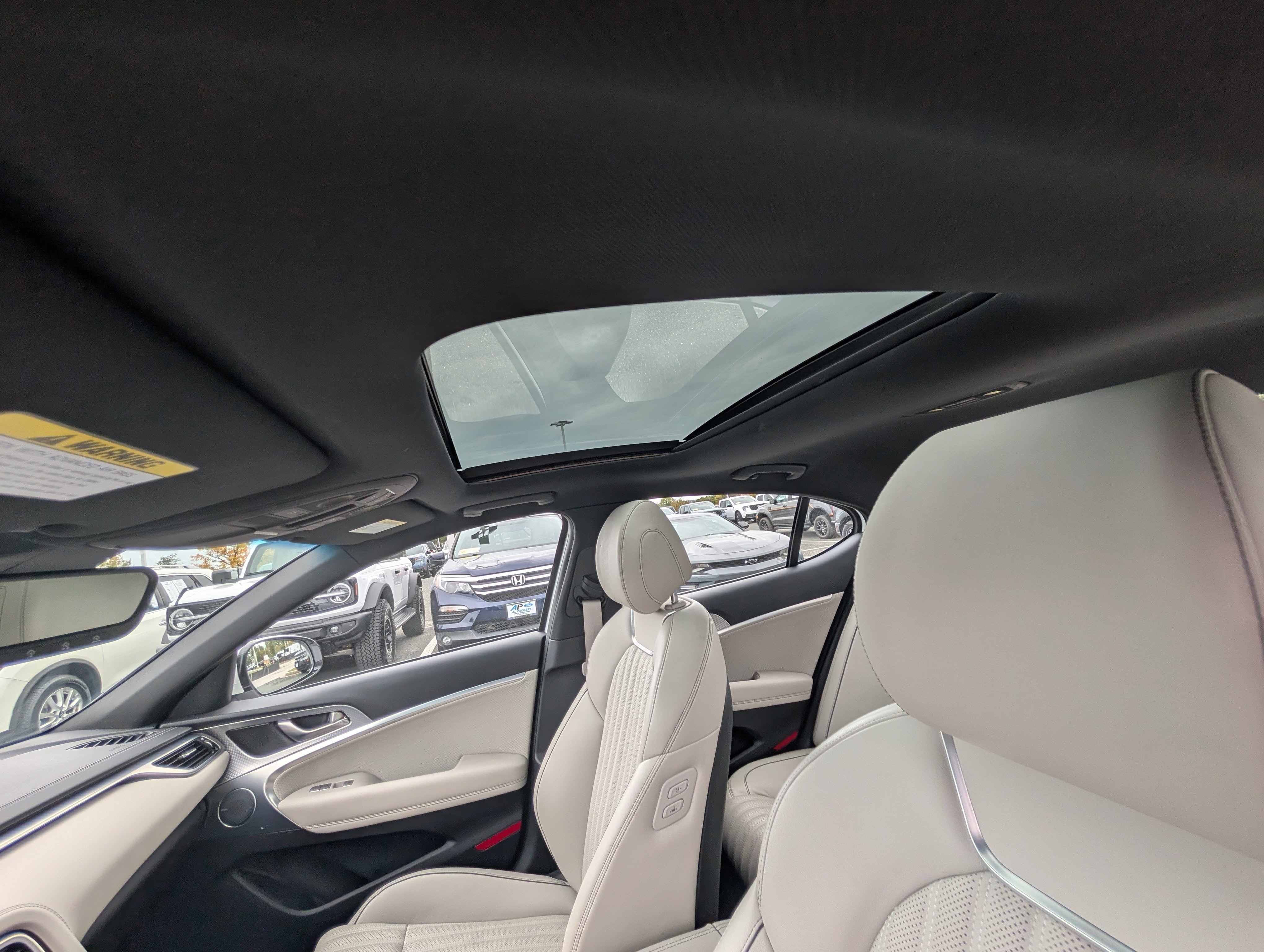 Used 2022 Genesis G70 3.3T w/ Sport Advanced Package AWD/4WD image 17