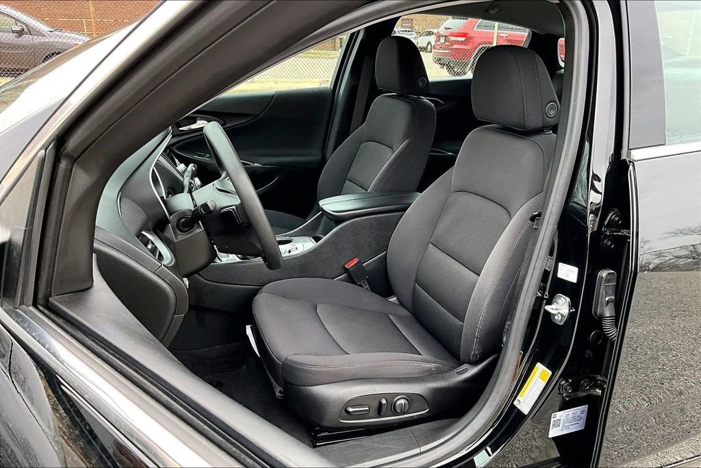 Used 2023 Chevrolet Malibu LT FWD image 23