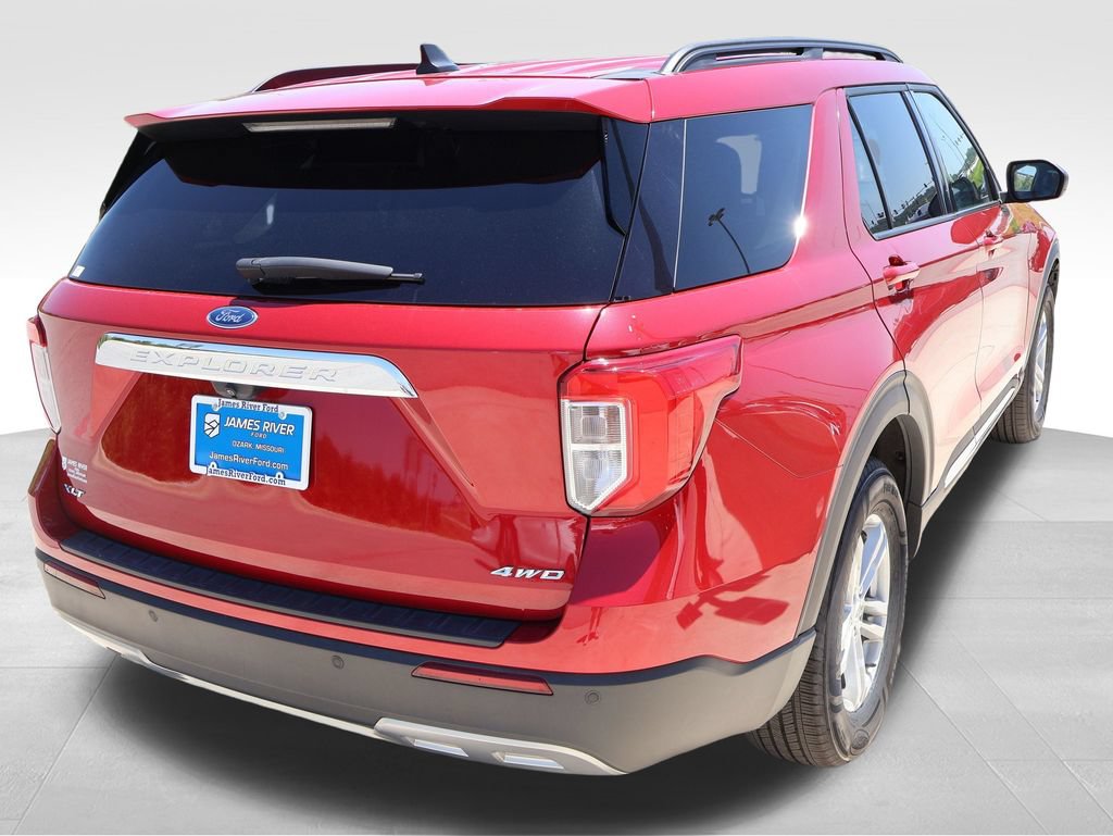 Certified 2022 Ford Explorer XLT w/ Equipment Group 202A AWD/4WD image 6