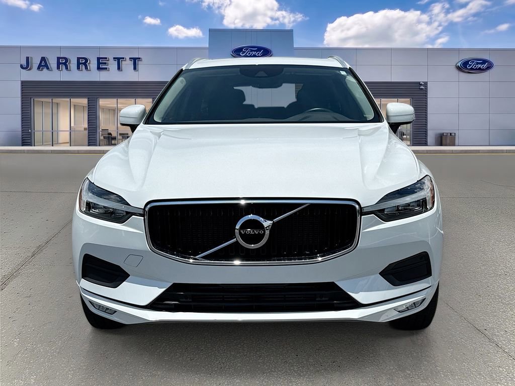 Used 2021 Volvo XC60 T5 Momentum w/ Premium Package FWD image 2