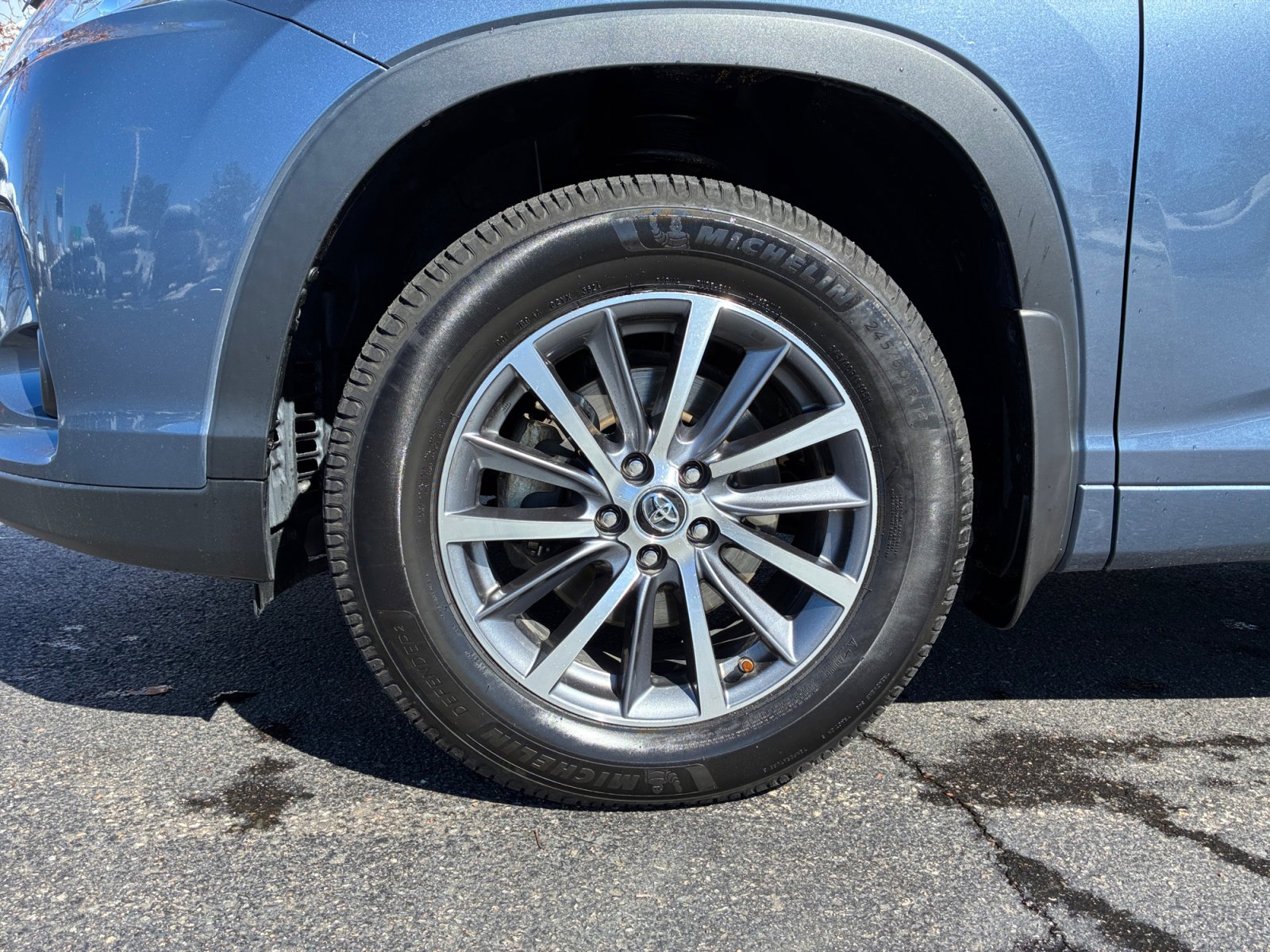 Used 2018 Toyota Highlander XLE image 24