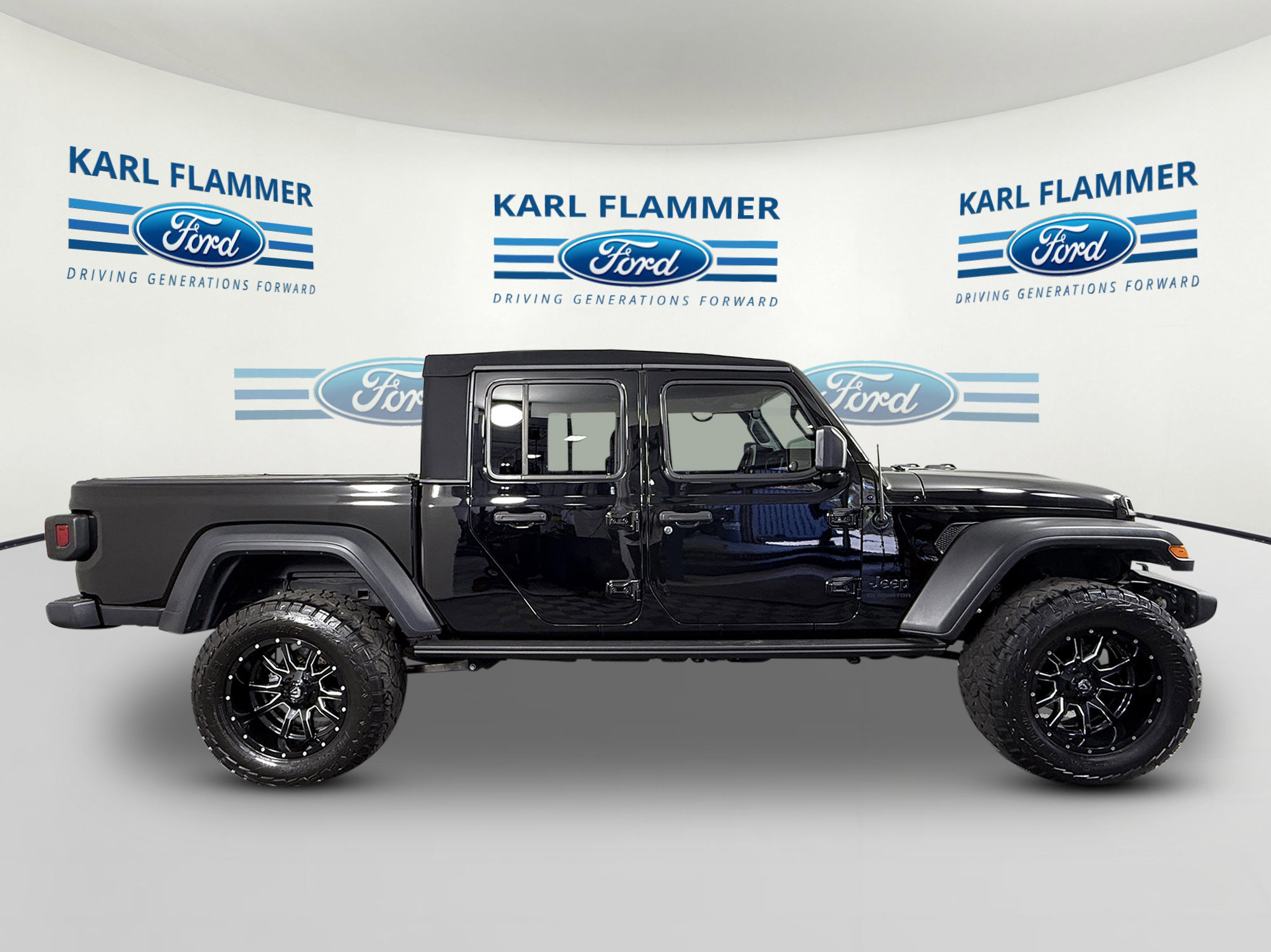 Used 2020 Jeep Gladiator Sport w/ Quick Order Package 24S image 2