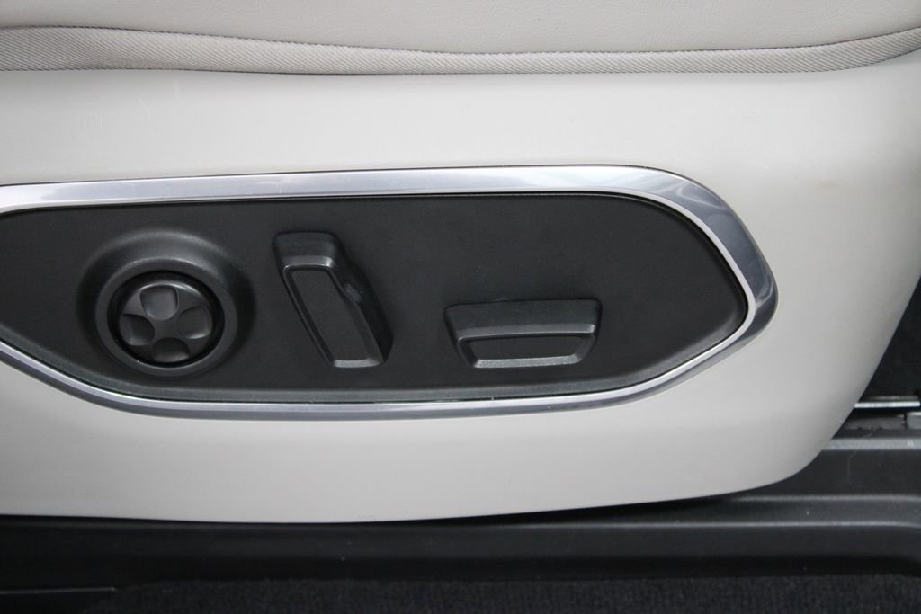 Used 2024 Jeep Wagoneer Series II image 29