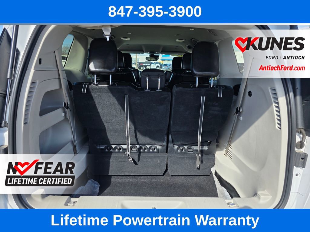 Used 2024 Chrysler Pacifica Touring-L image 27