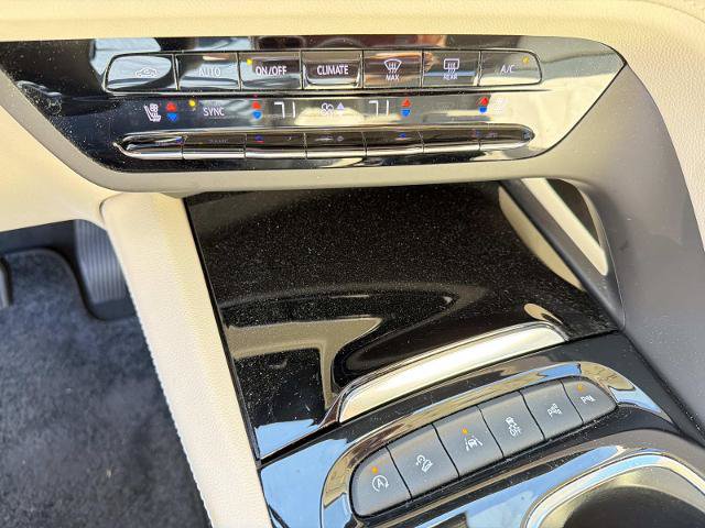 Used 2023 Buick Envision Avenir AWD/4WD image 19