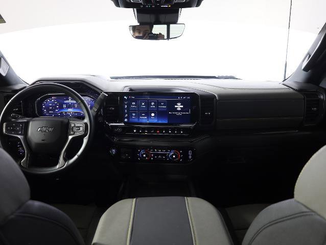 Used 2024 Chevrolet Silverado 2500 ZR2 w/ Technology Package image 12