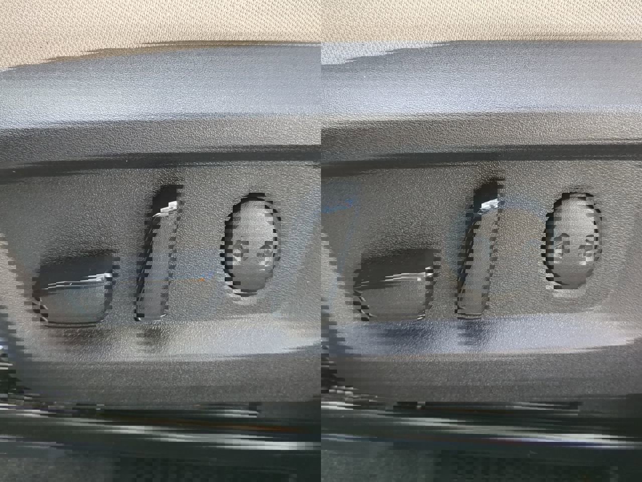 Used 2023 Nissan Rogue SV image 27