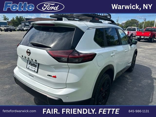 Used 2025 Nissan Rogue SV AWD/4WD image 9