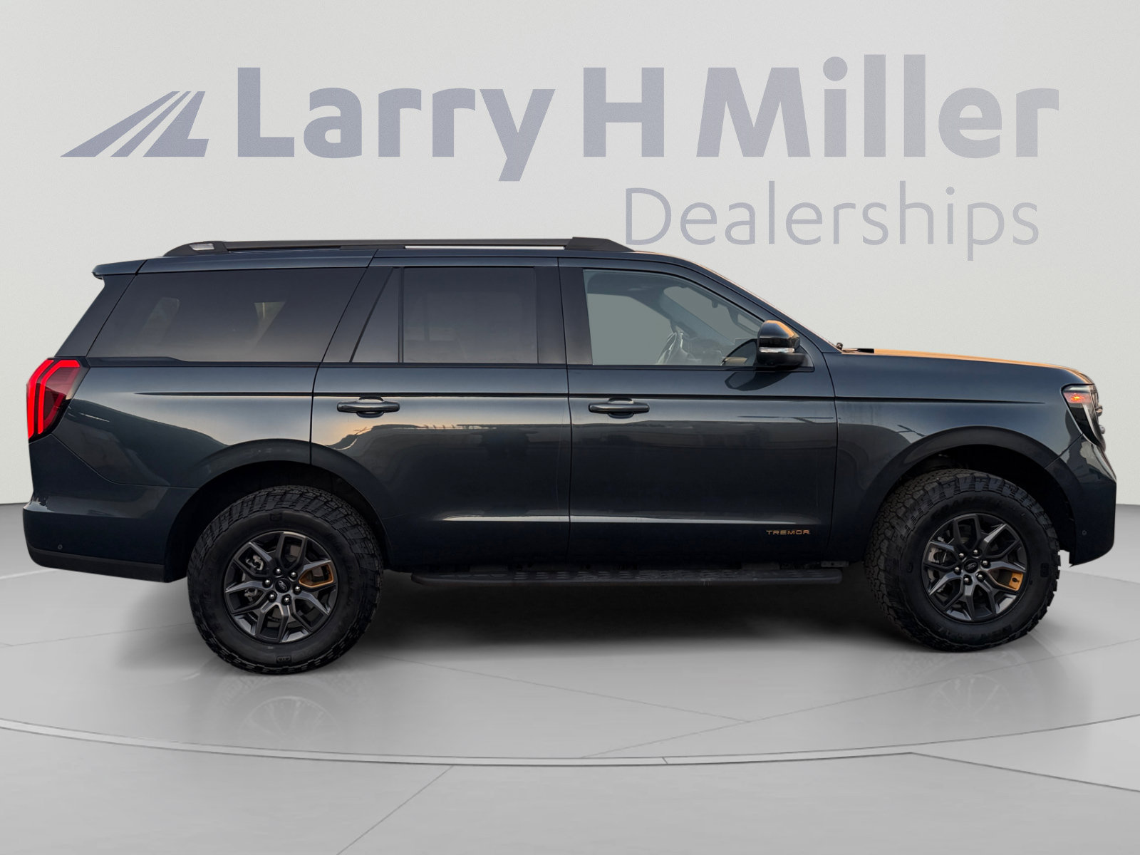 Certified 2025 Ford Expedition Tremor AWD/4WD image 6