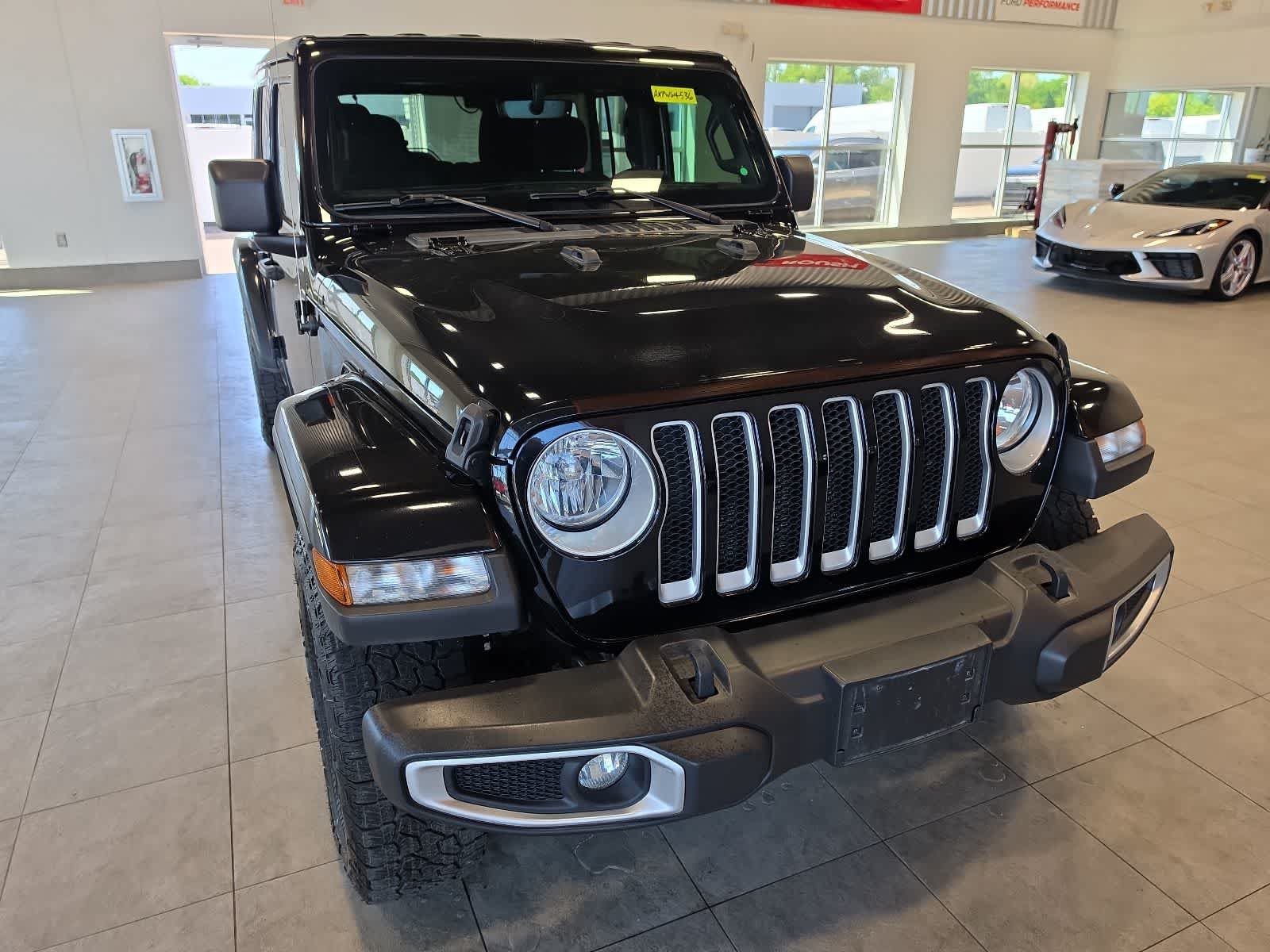 Used 2023 Jeep Wrangler Unlimited Sahara AWD/4WD image 4