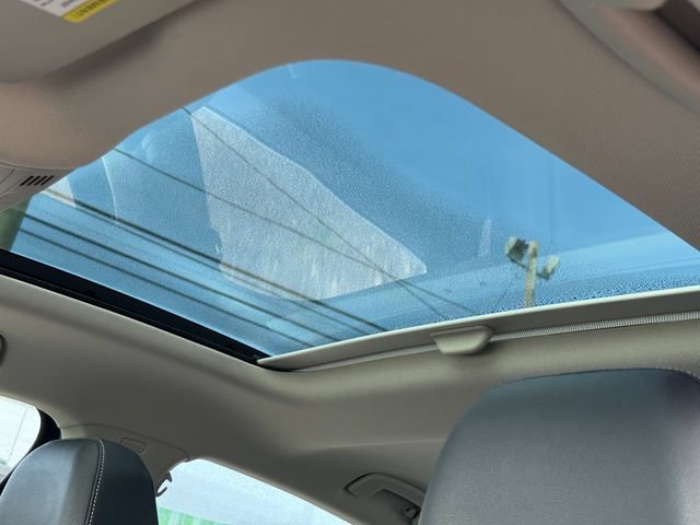 Used 2024 Volkswagen Jetta SE w/ Panoramic Sunroof Package FWD image 5