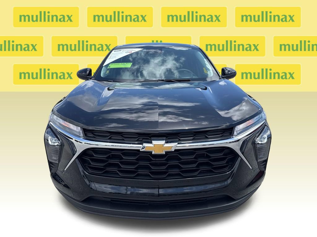 Used 2024 Chevrolet Trax LS w/ LS Convenience Package FWD image 11
