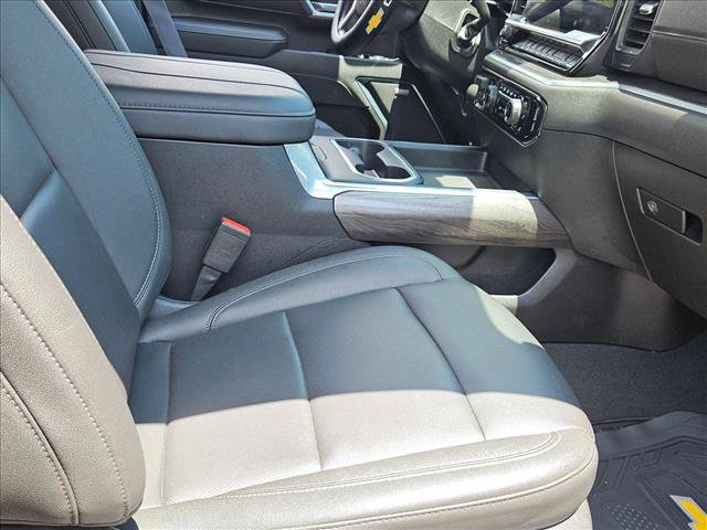 Used 2026 Chevrolet Silverado 3500 LTZ w/ LTZ Texas Edition AWD/4WD image 21