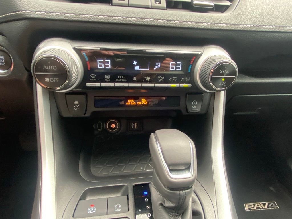 Used 2025 Toyota RAV4 XLE Premium FWD image 17