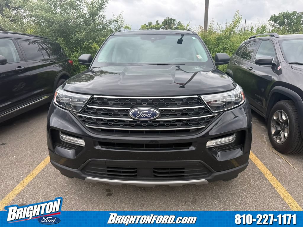 Certified 2024 Ford Explorer XLT w/ Equipment Group 202A AWD/4WD image 2