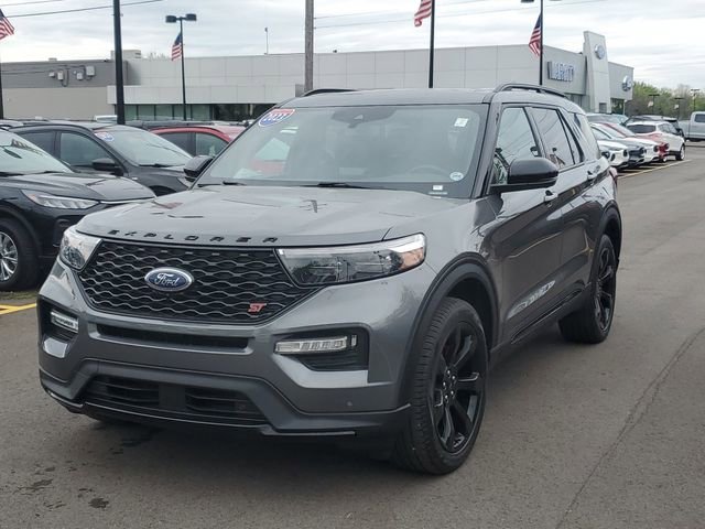 Certified 2023 Ford Explorer ST w/ Equipment Group 401A AWD/4WD image 2