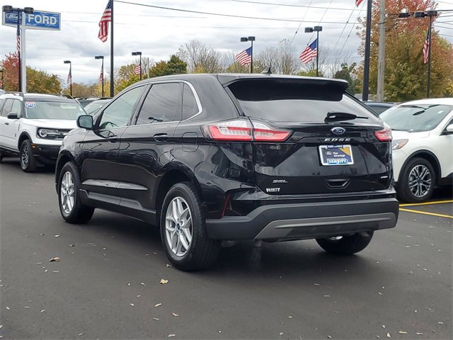 Certified 2022 Ford Edge SEL w/ Convenience Package image 2