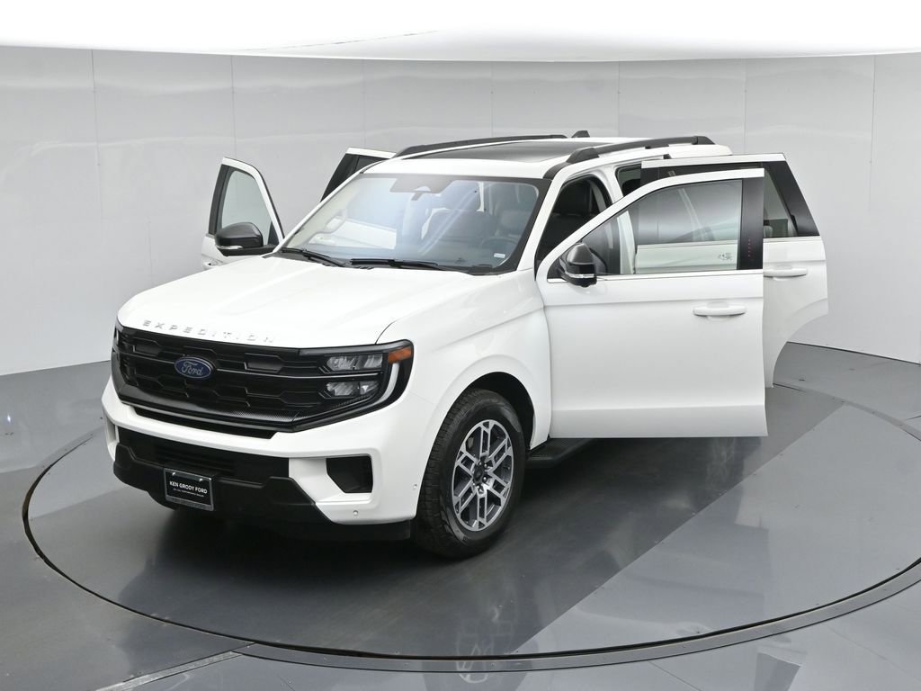 Certified 2025 Ford Expedition Active AWD/4WD image 43