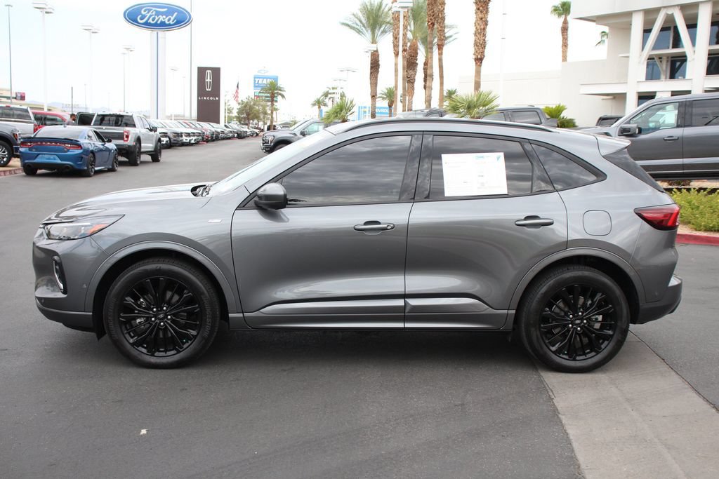 Certified 2023 Ford Escape ST-Line Elite w/ Premium Technology Package AWD/4WD image 4