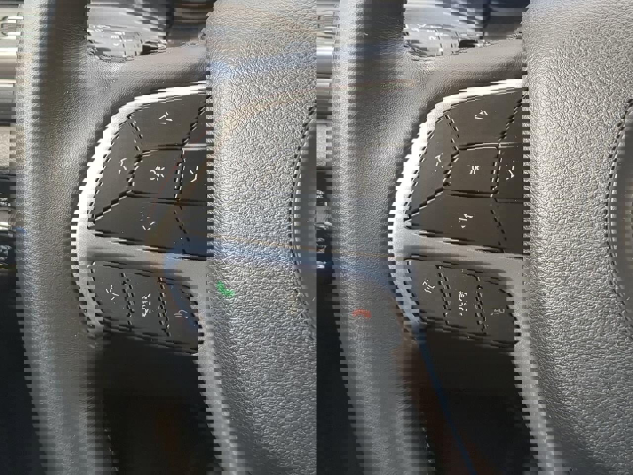 Used 2019 Jeep Grand Cherokee Laredo w/ Laredo X Package image 23