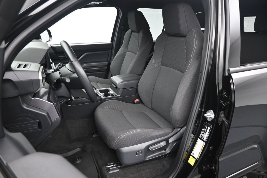 Used 2025 Toyota 4Runner SR5 AWD/4WD image 18