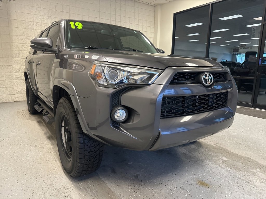 Used 2019 Toyota 4Runner SR5 image 2