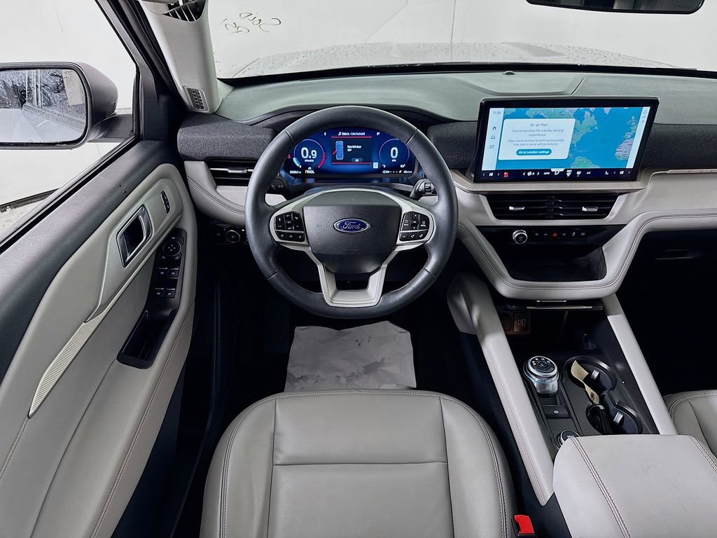 Certified 2025 Ford Explorer Active w/ Active Comfort Package image 3