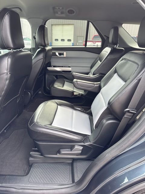 Certified 2024 Ford Explorer XLT w/ Equipment Group 202A AWD/4WD image 12