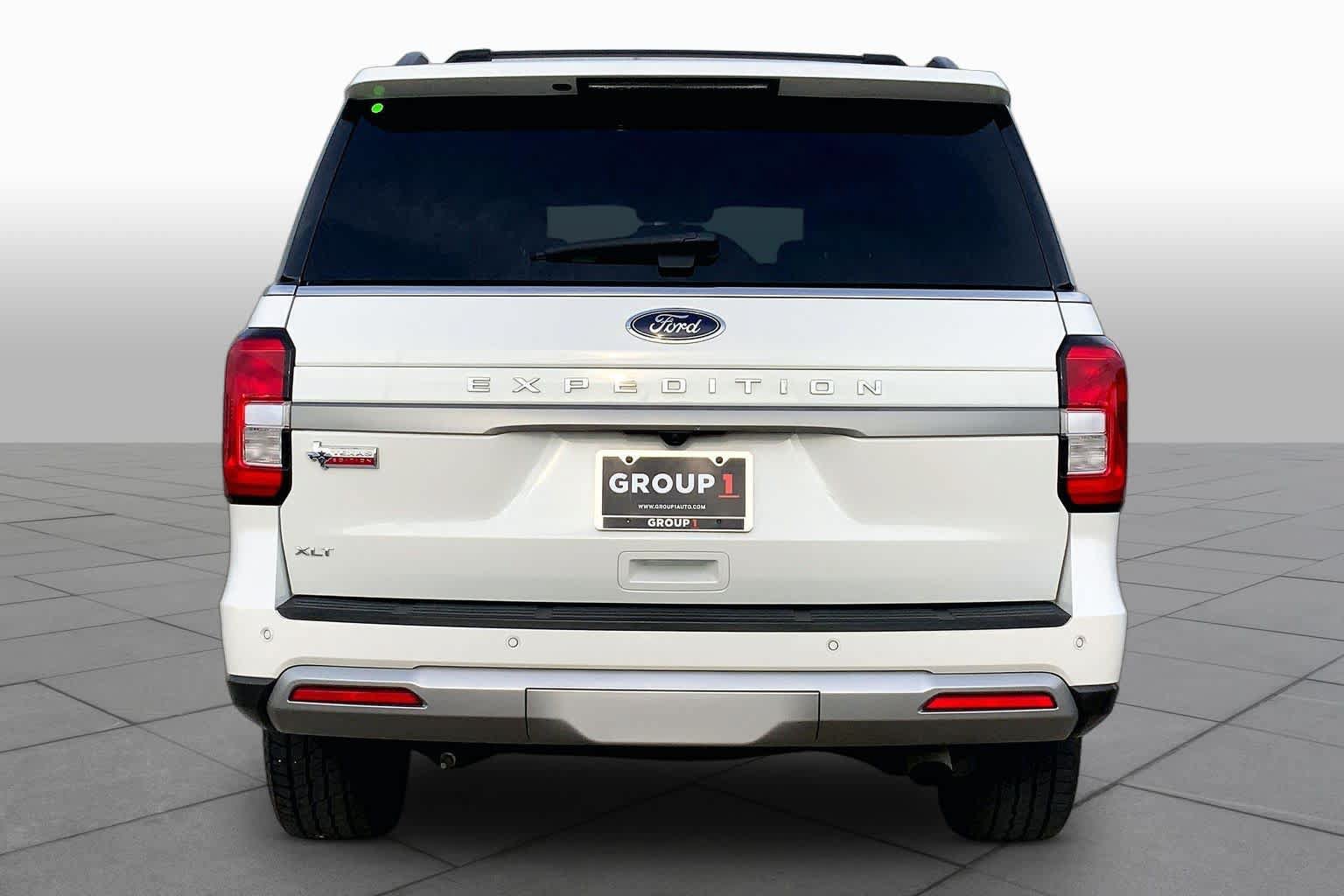 Certified 2024 Ford Expedition XLT RWD image 5