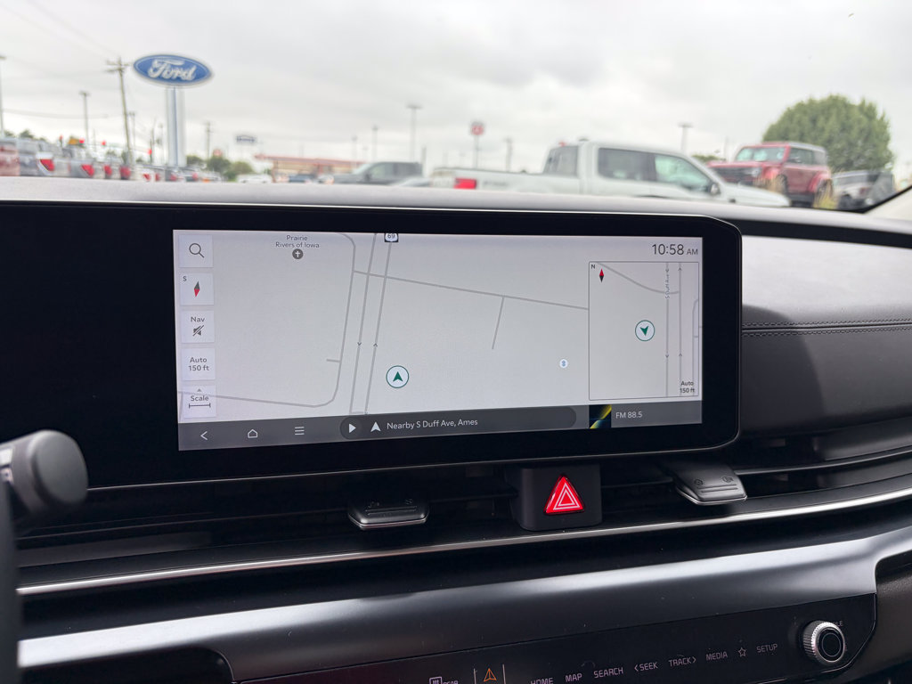 Used 2025 Kia Carnival FWD image 23