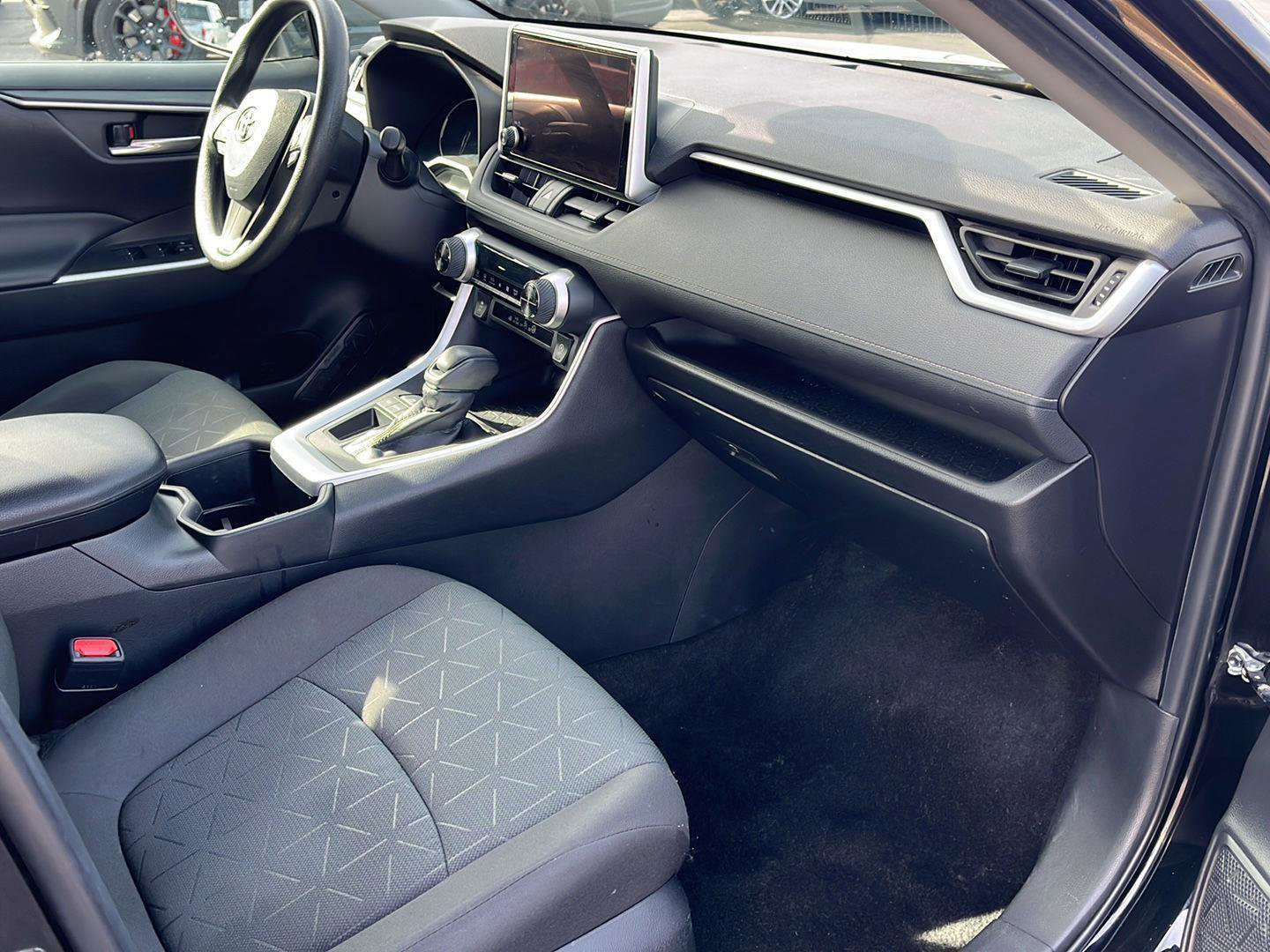 Used 2023 Toyota RAV4 XLE image 12