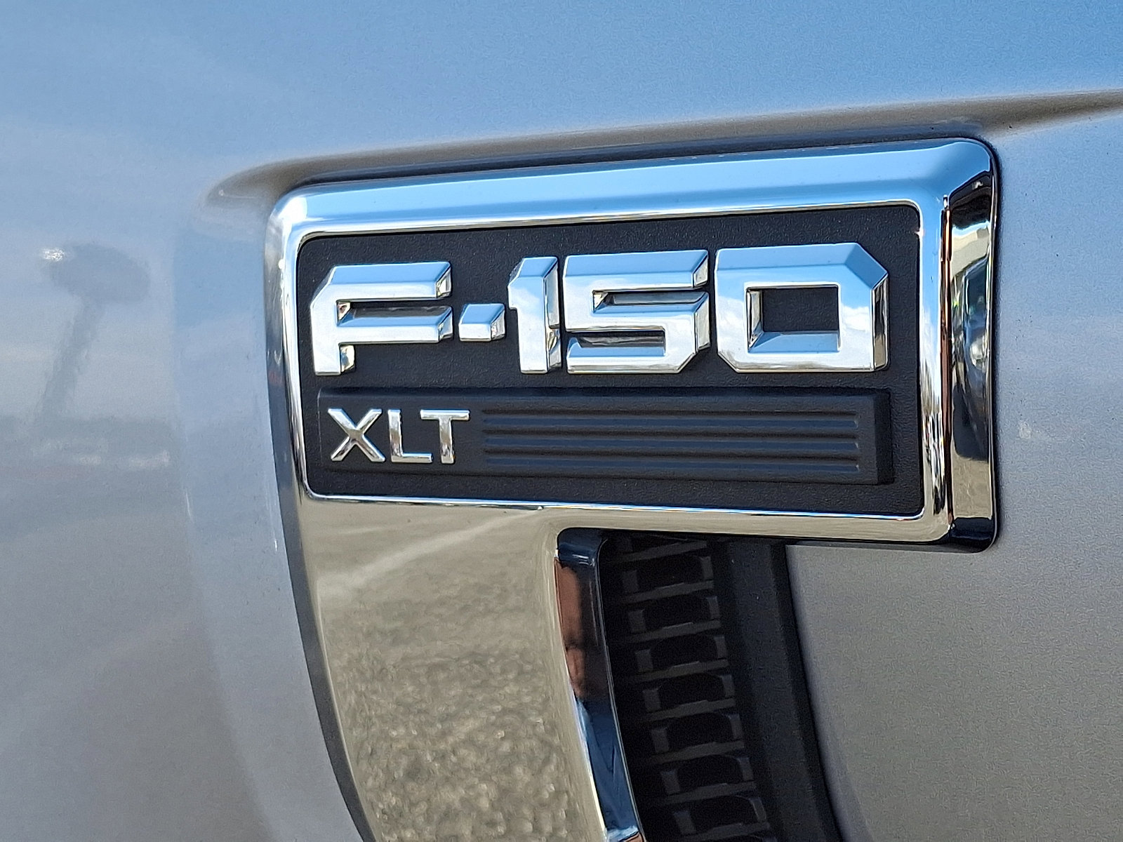 Certified 2022 Ford F150 XLT w/ Equipment Group 302A High image 30