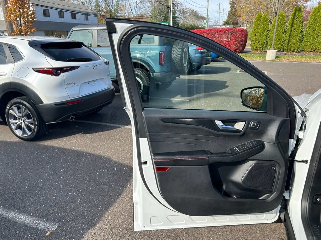 Certified 2022 Ford Escape SEL w/ SEL Stealth AWD Package image 14