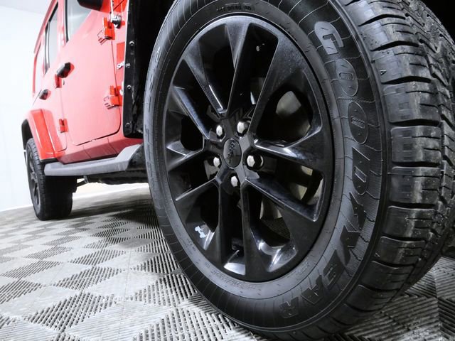 Used 2021 Jeep Wrangler Unlimited Sahara w/ Cold Weather Group AWD/4WD image 7