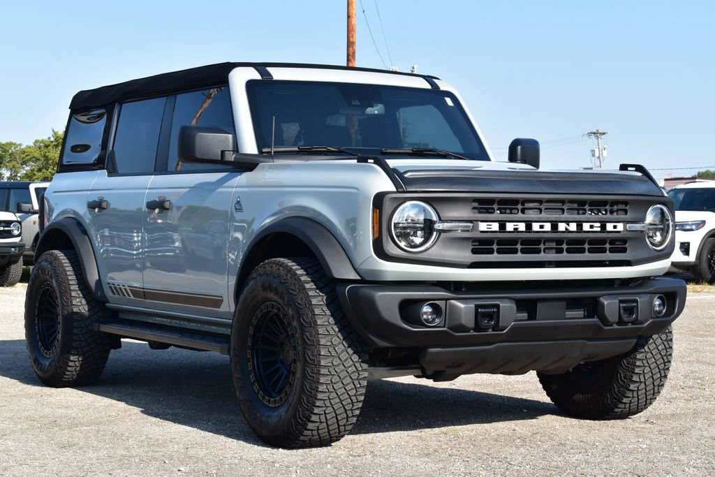 Certified 2023 Ford Bronco Black Diamond AWD/4WD image 3