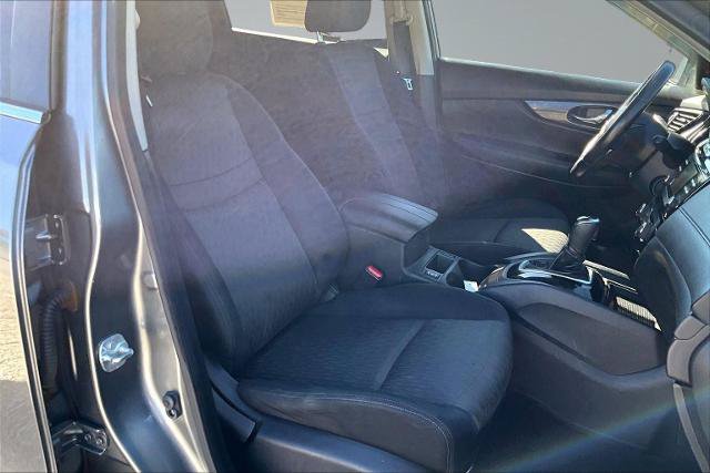 Used 2017 Nissan Rogue SV FWD image 7