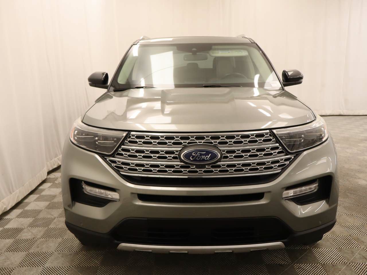 Certified 2020 Ford Explorer Limited AWD/4WD image 4