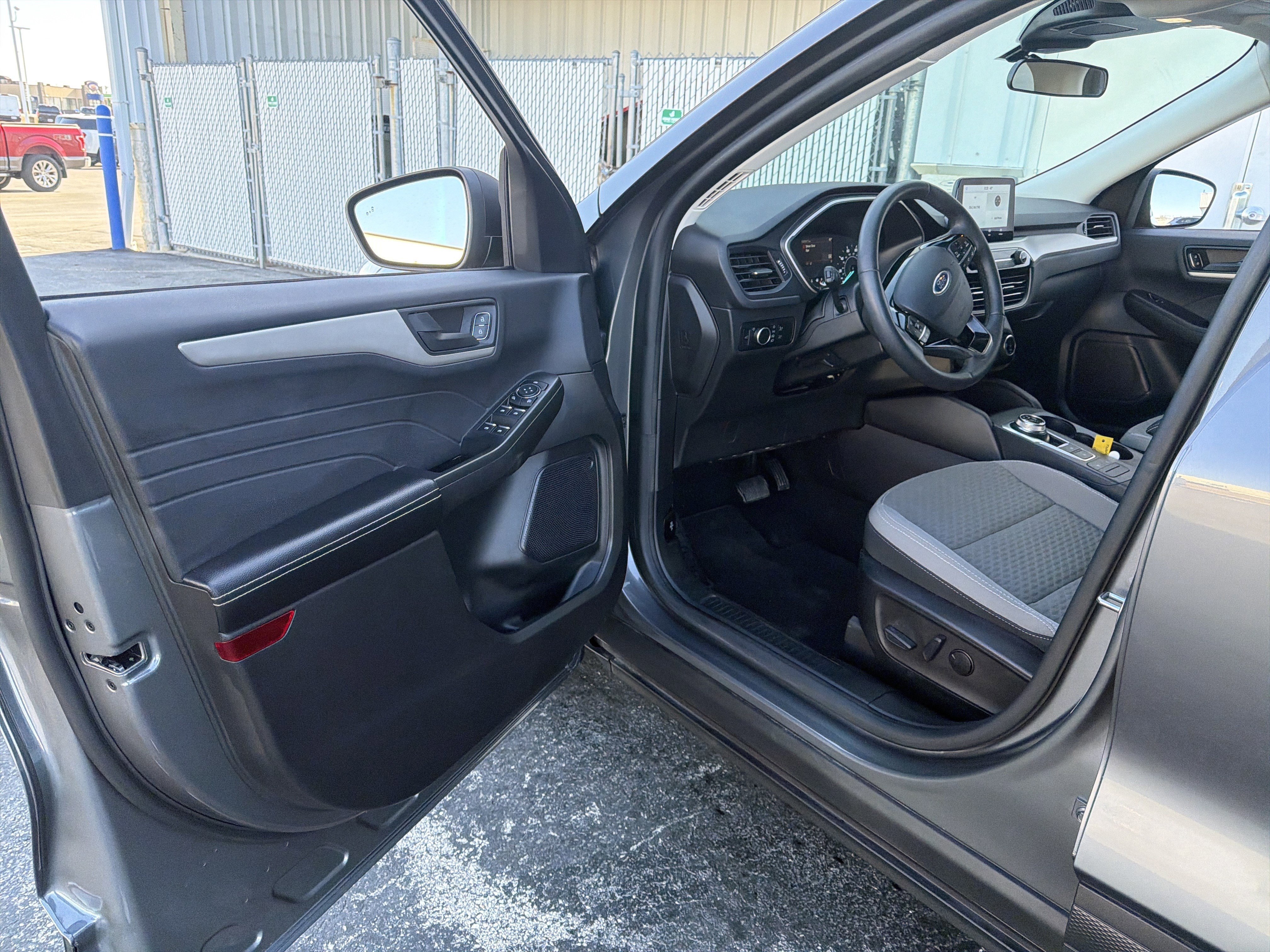 Certified 2022 Ford Escape SE w/ Convenience Package image 17