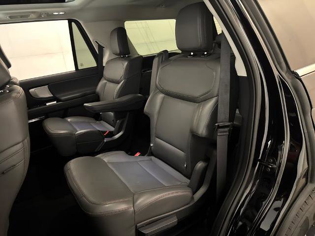 Certified 2025 Ford Expedition Active image 36