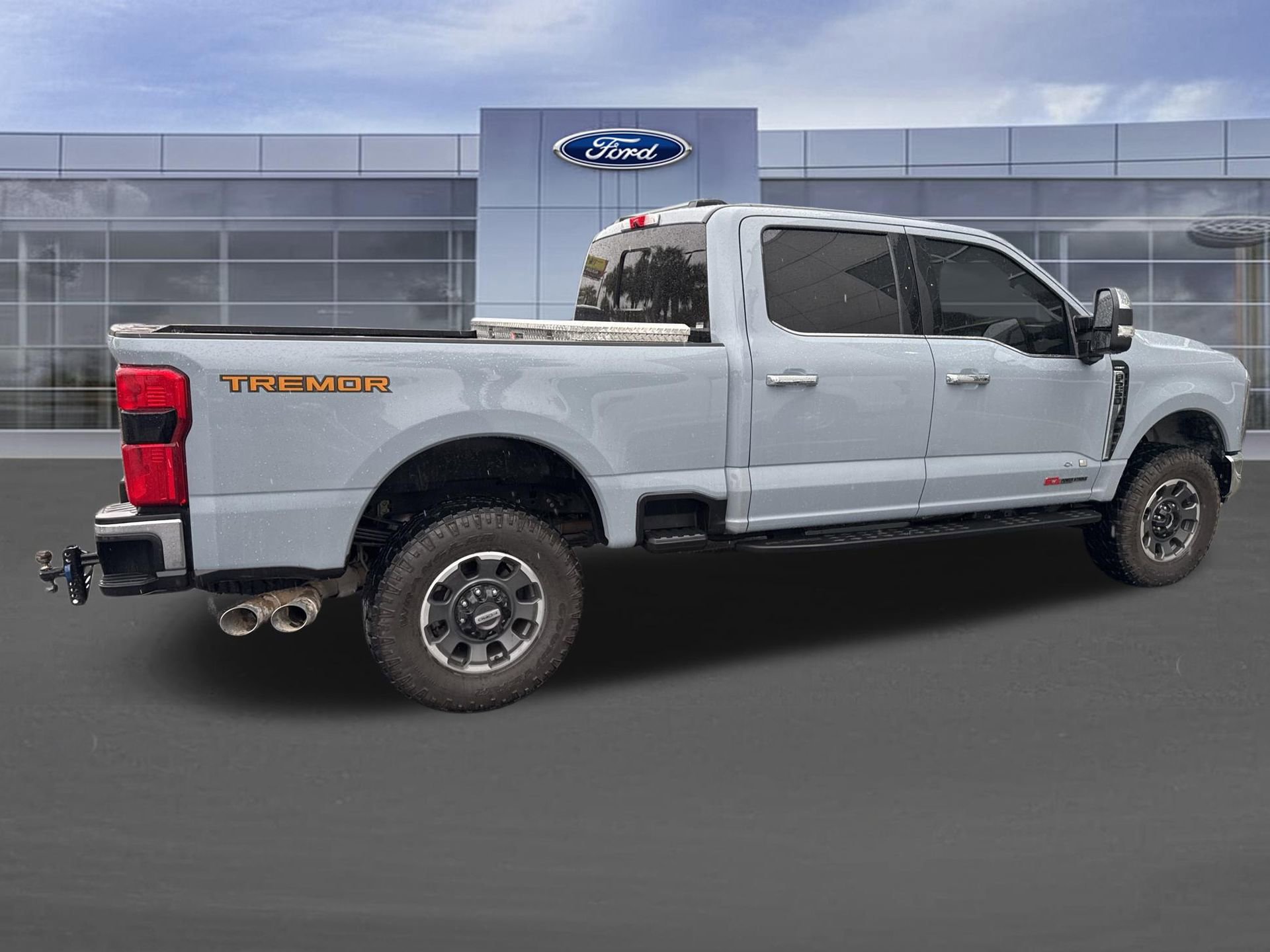 Certified 2024 Ford F250 Lariat w/ Tremor Off-Road Package image 4