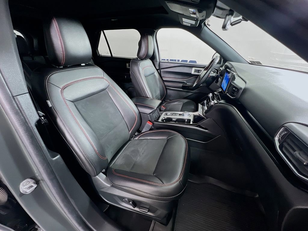 Certified 2022 Ford Explorer ST-Line w/ Class IV Trailer Tow Package image 36