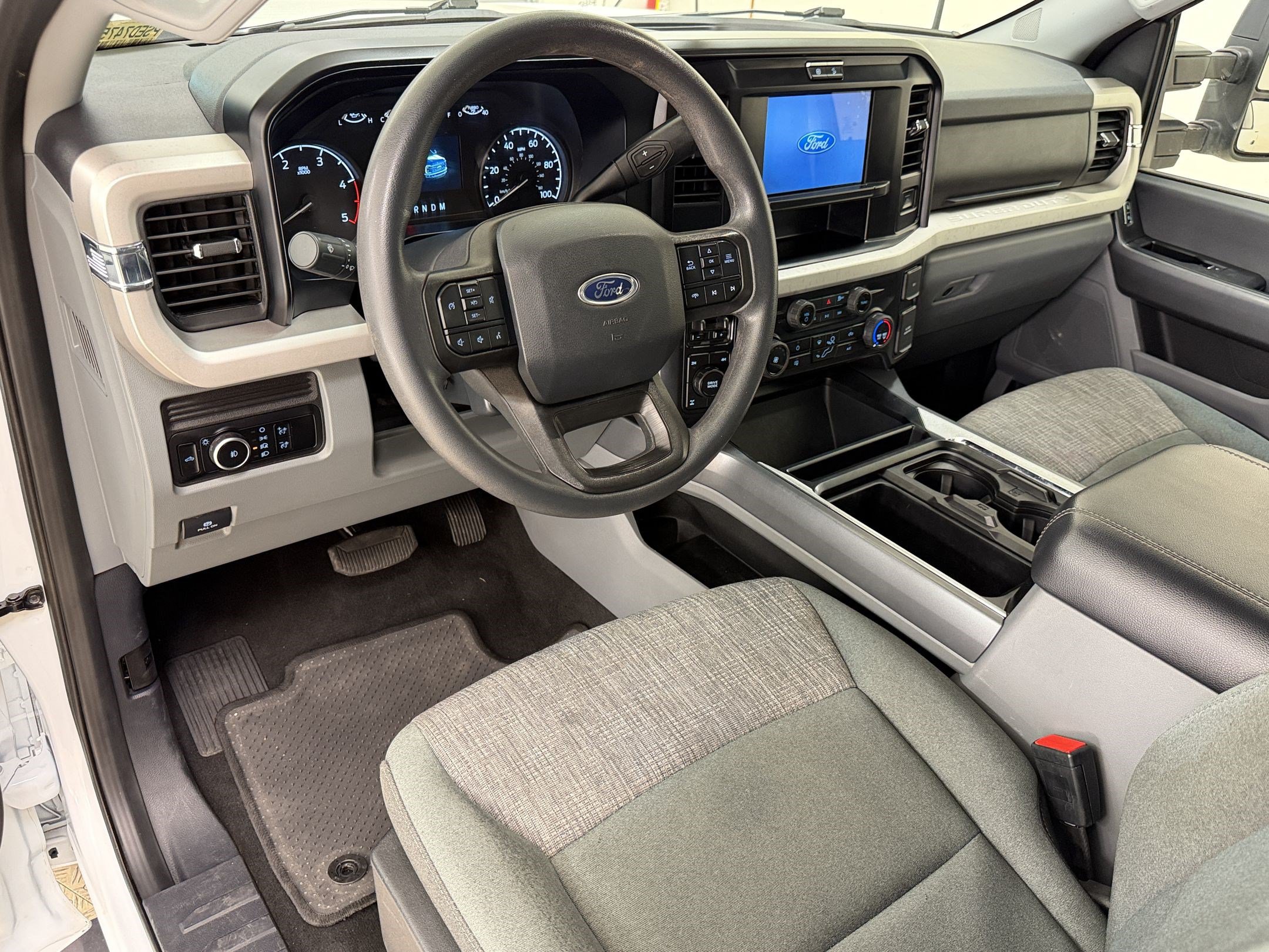 Certified 2025 Ford F250 XLT w/ FX4 Off-Road Package AWD/4WD image 4