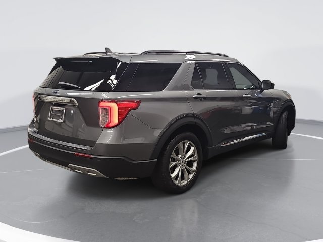 Certified 2023 Ford Explorer XLT w/ Equipment Group 202A RWD image 3