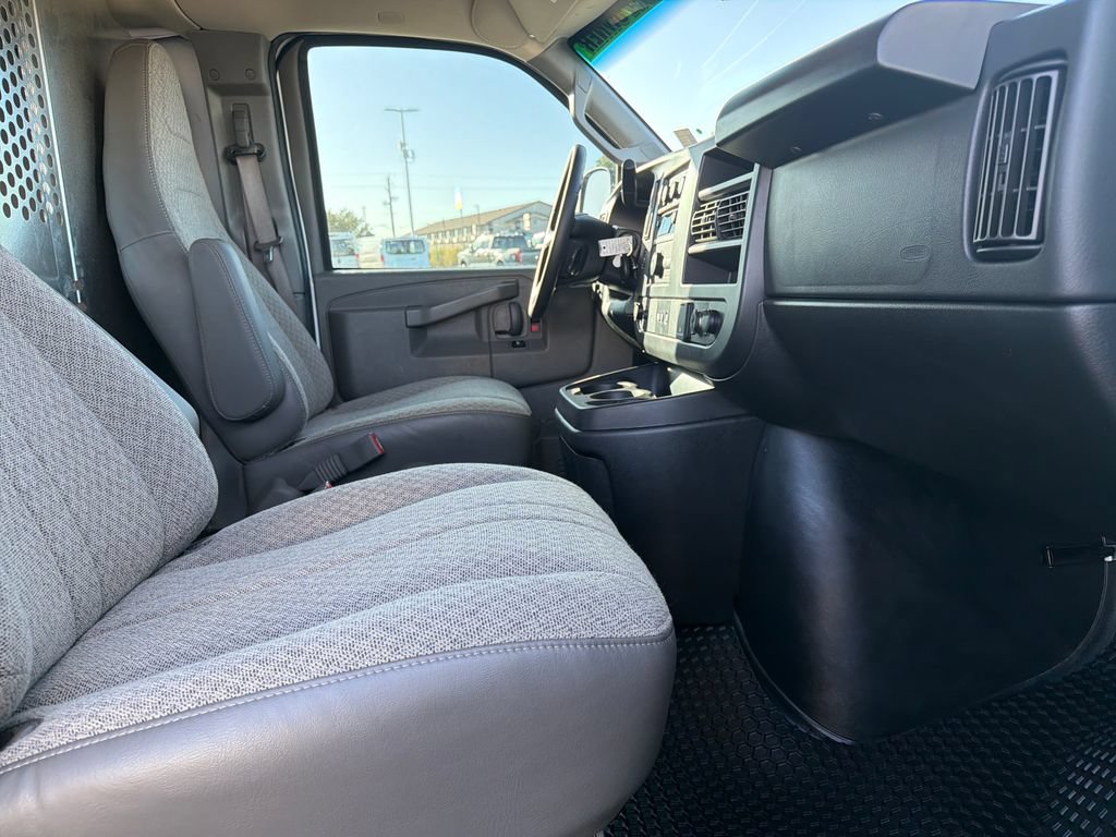 Used 2022 Chevrolet Express 2500 w/ Driver Convenience Package RWD image 15