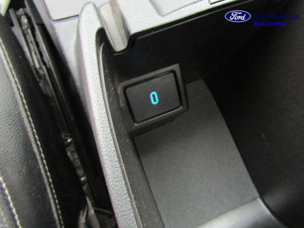 Certified 2020 Ford Escape Titanium AWD/4WD image 39