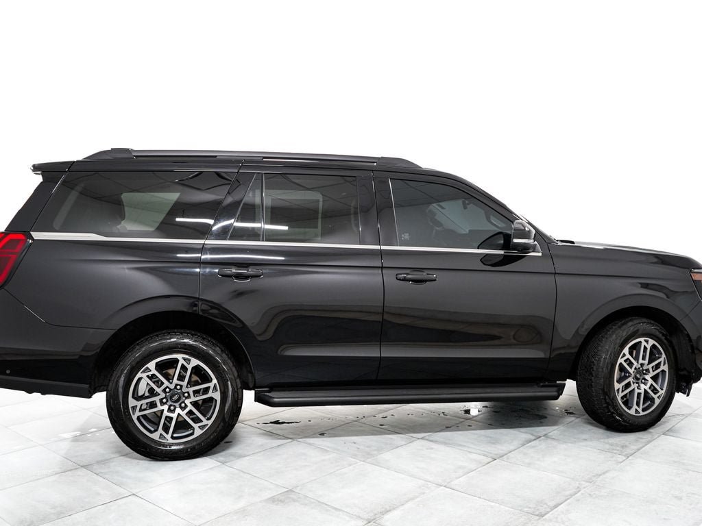 Certified 2025 Ford Expedition Active AWD/4WD image 7