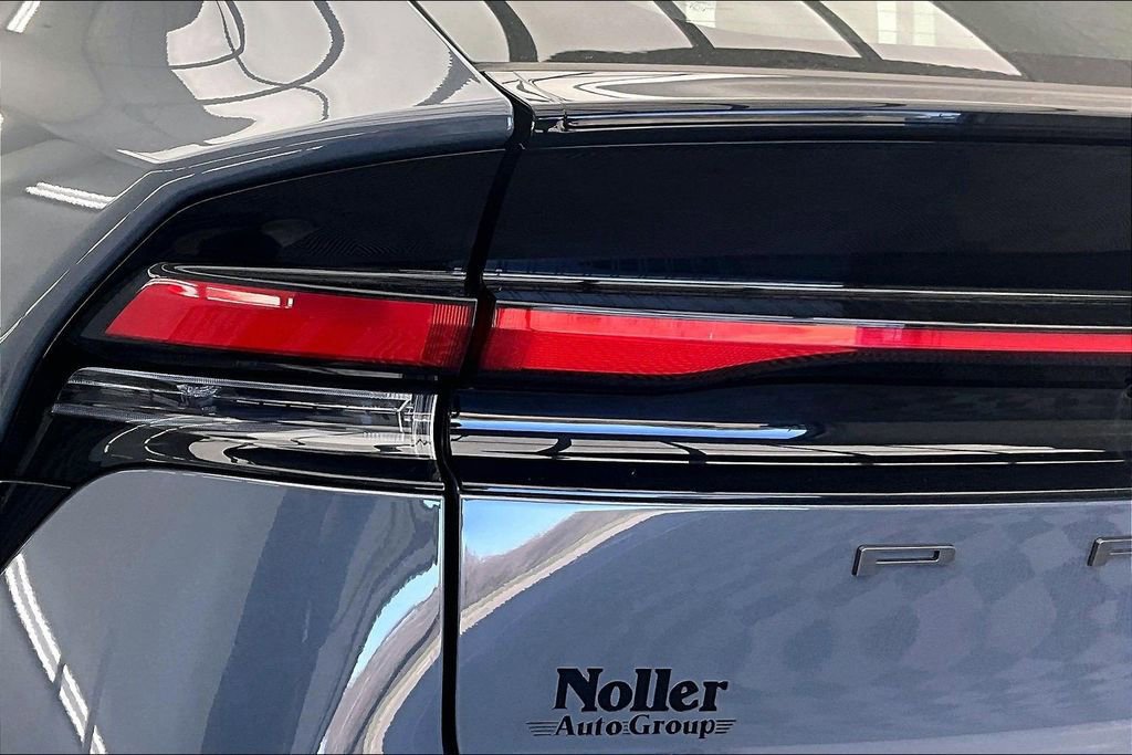 Used 2025 Toyota Prius LE FWD image 30