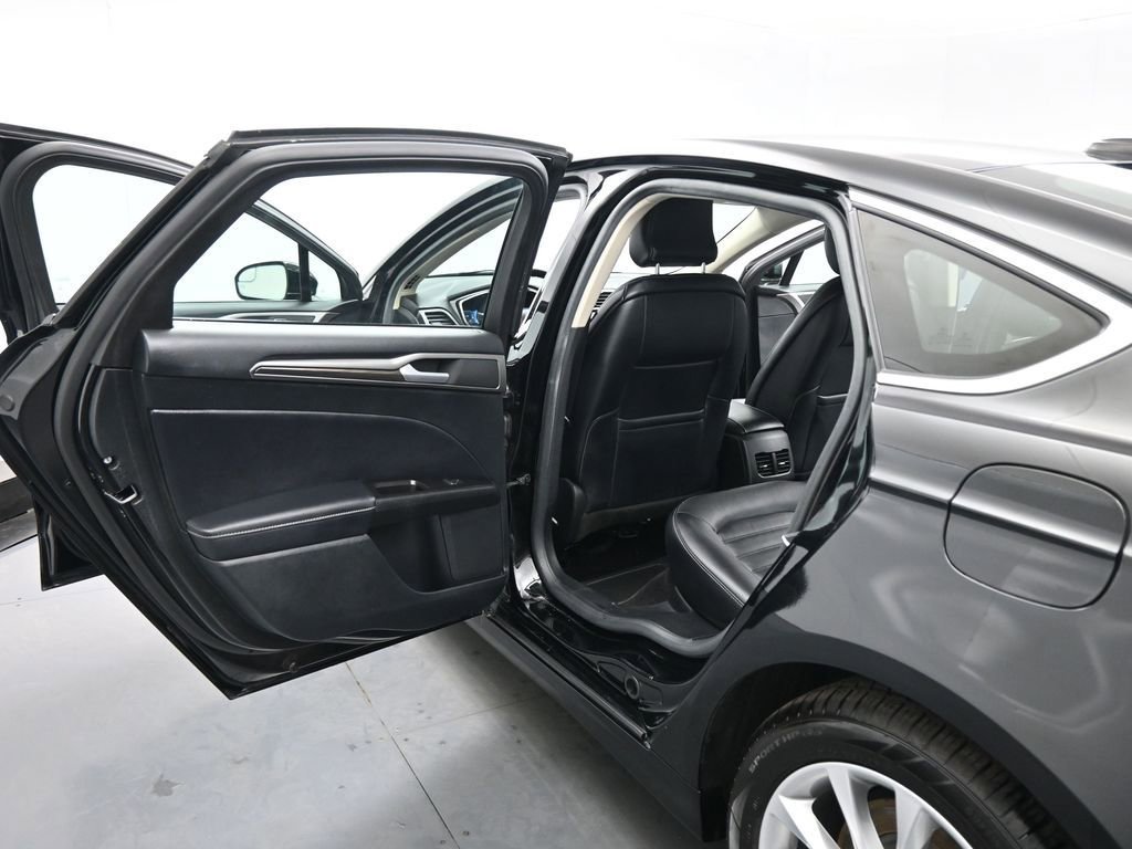 Certified 2017 Ford Fusion Energi SE image 23