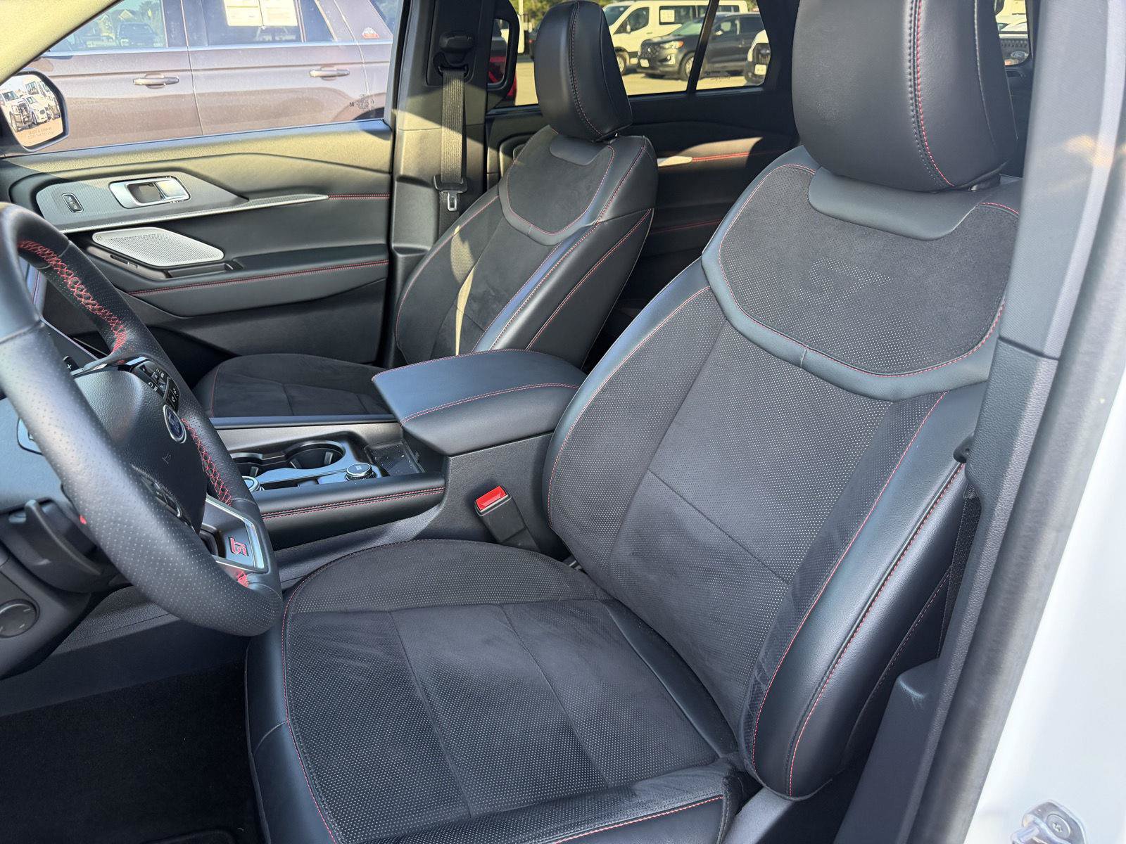 Certified 2025 Ford Explorer ST AWD/4WD image 2